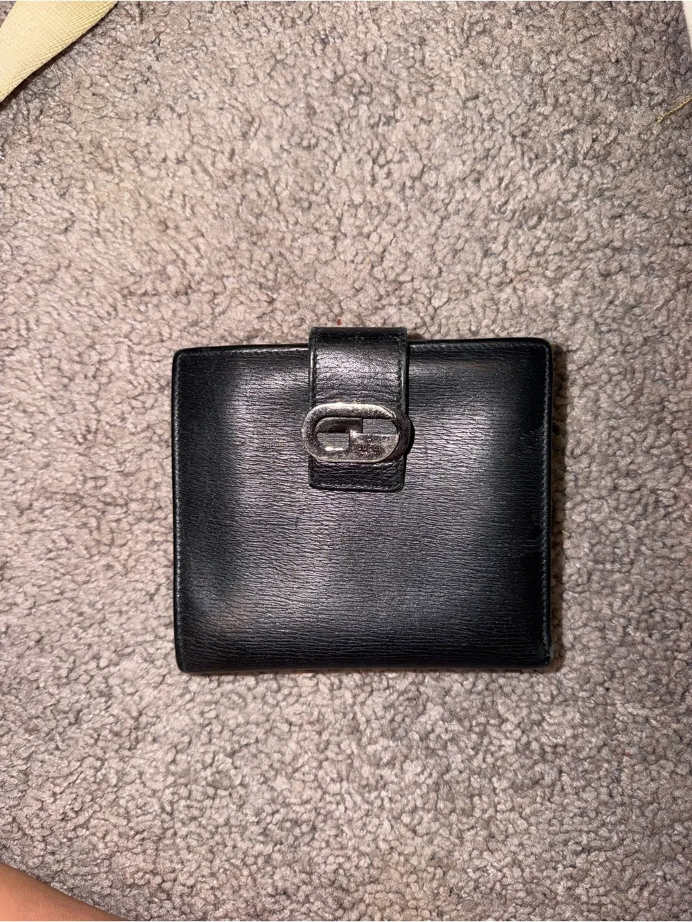 Gucci Black Leather Men's Bi-Fold Wallet with Silver Hardware